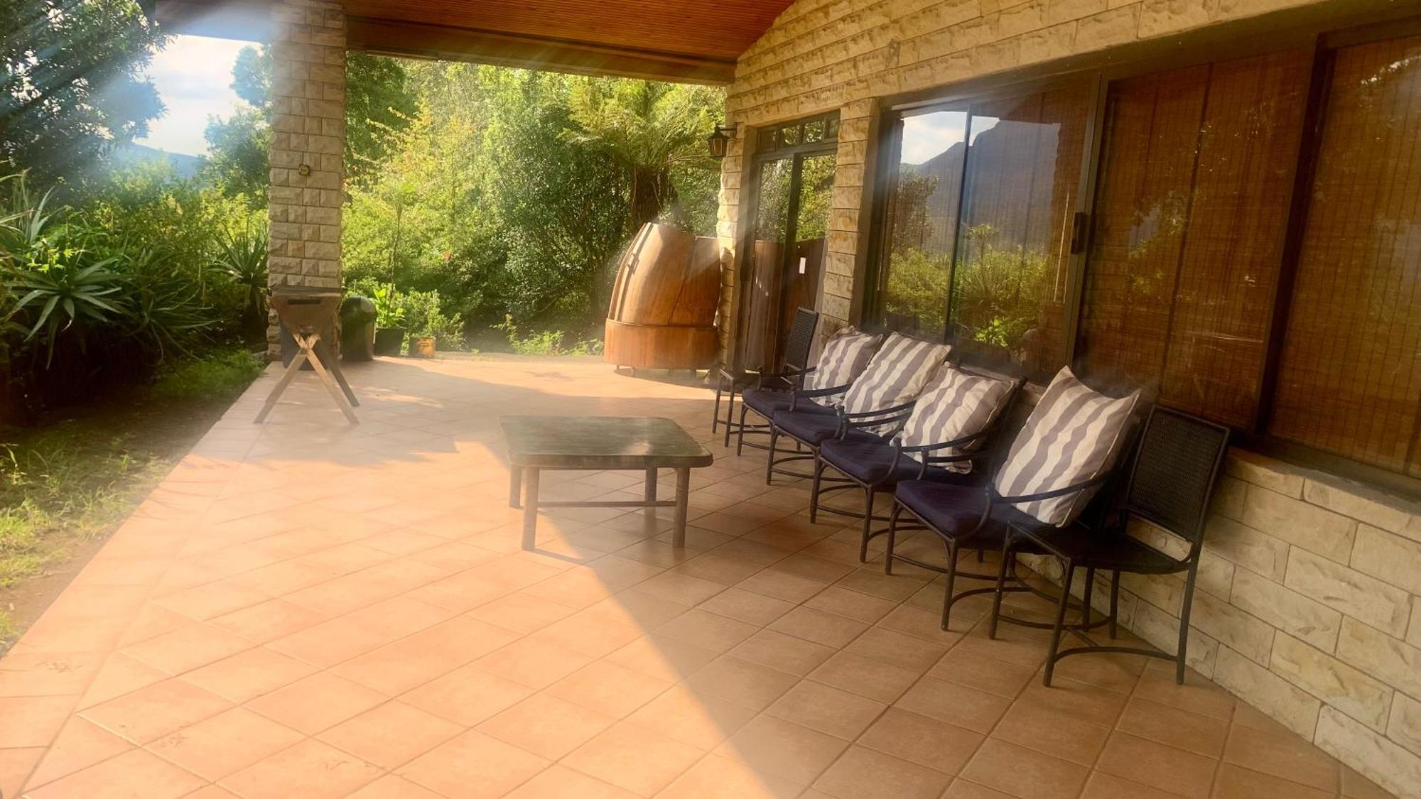 Villa Emafweni à Champagne Valley Extérieur photo